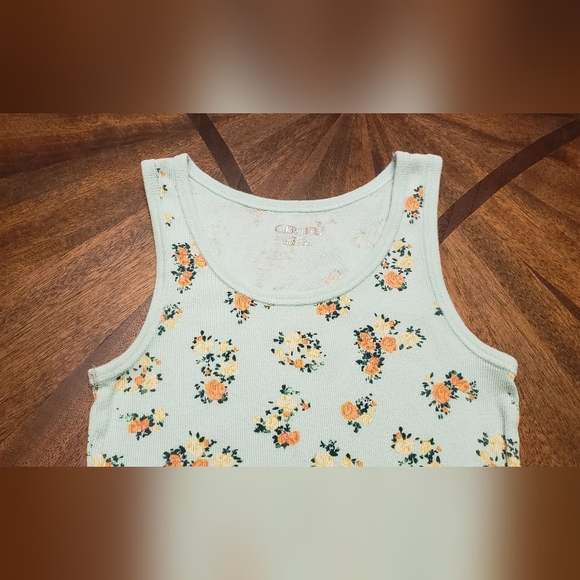 Floral and Pineapple Kids Tank Tops Cherokee And Falls Creek Size 10/12 - Picture 4 of 16